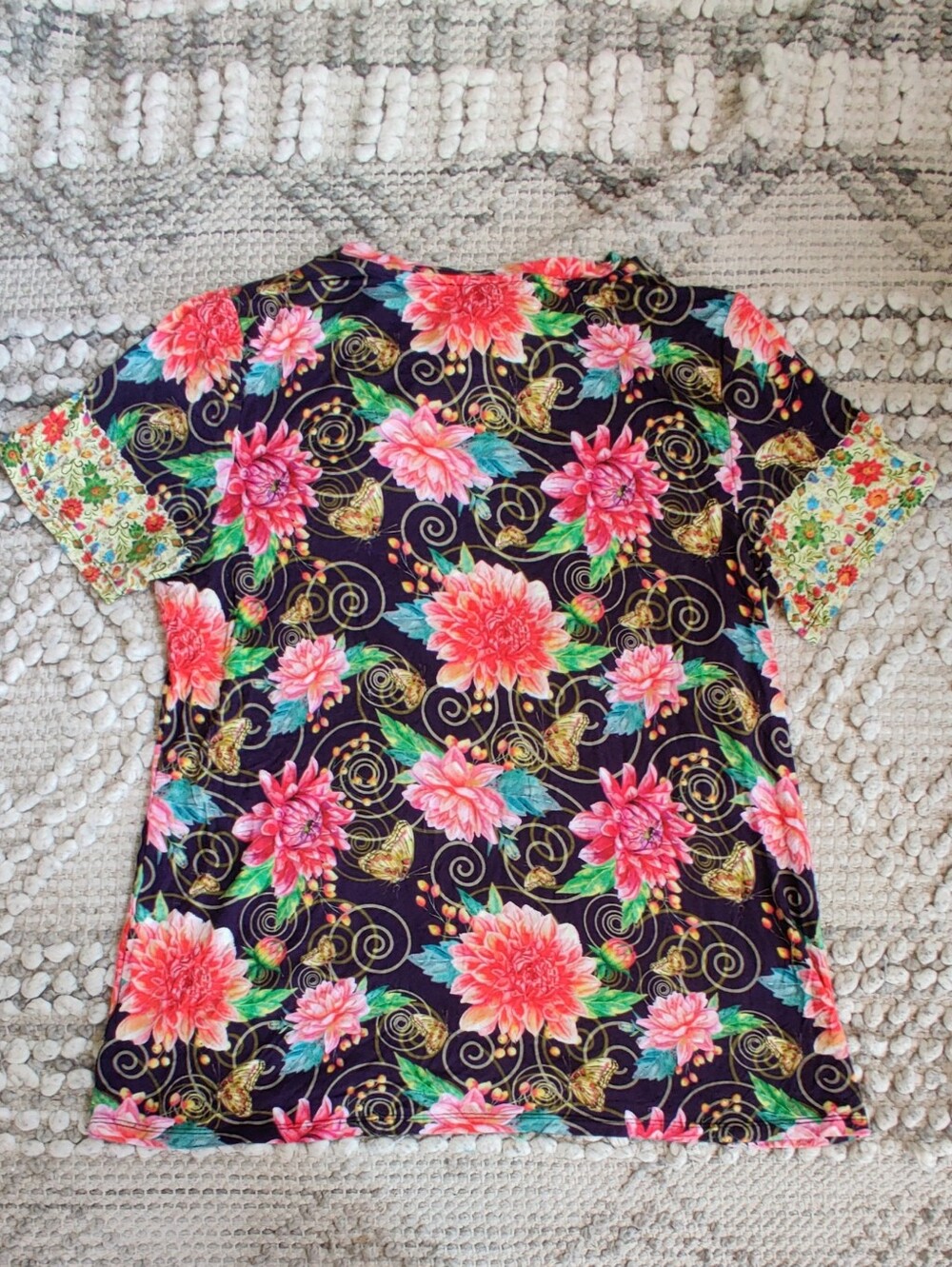 Johnny Was Uptown Favorite SS Crewneck Floral Tee Size Large - Picture 5 of 7